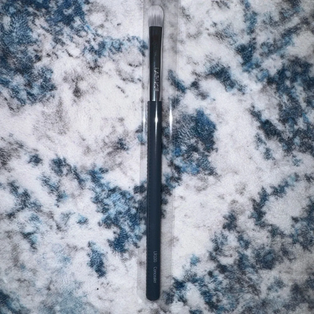 LARUCE Gray and Blue Makeup Brush Set